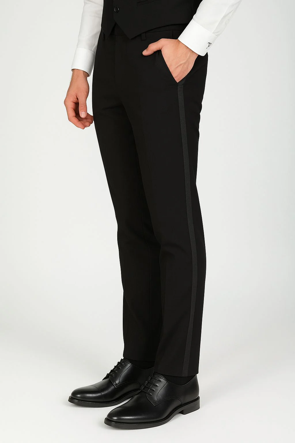 Abito smoking con revers a lancia in raso - Image 5