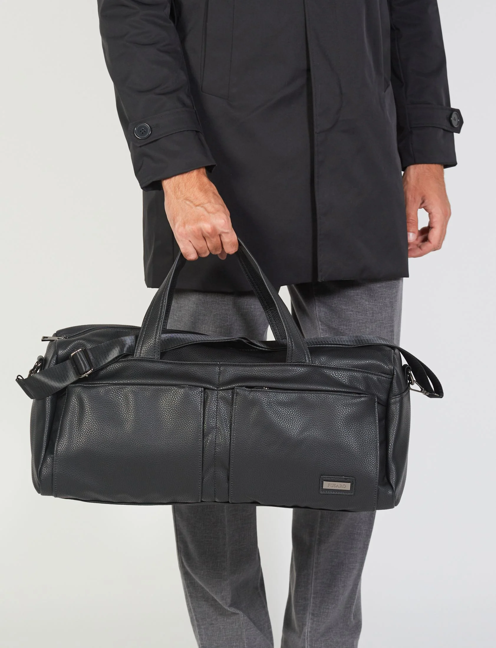 Borsone in eco-pelle con tracolla regolabile - Image 12