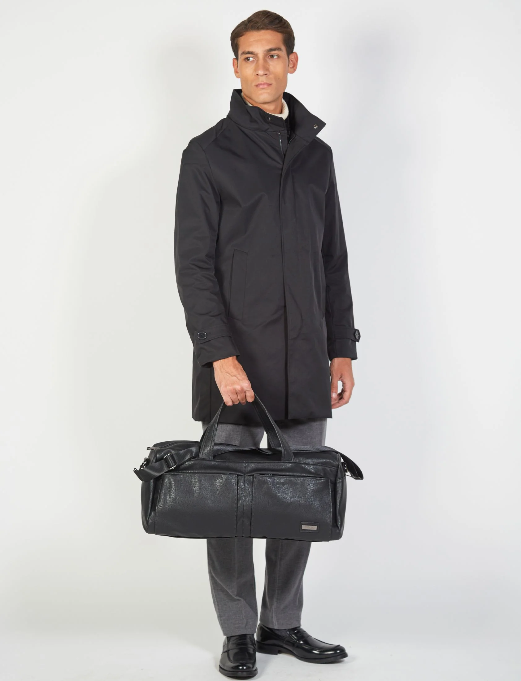 Borsone in eco-pelle con tracolla regolabile - Image 14