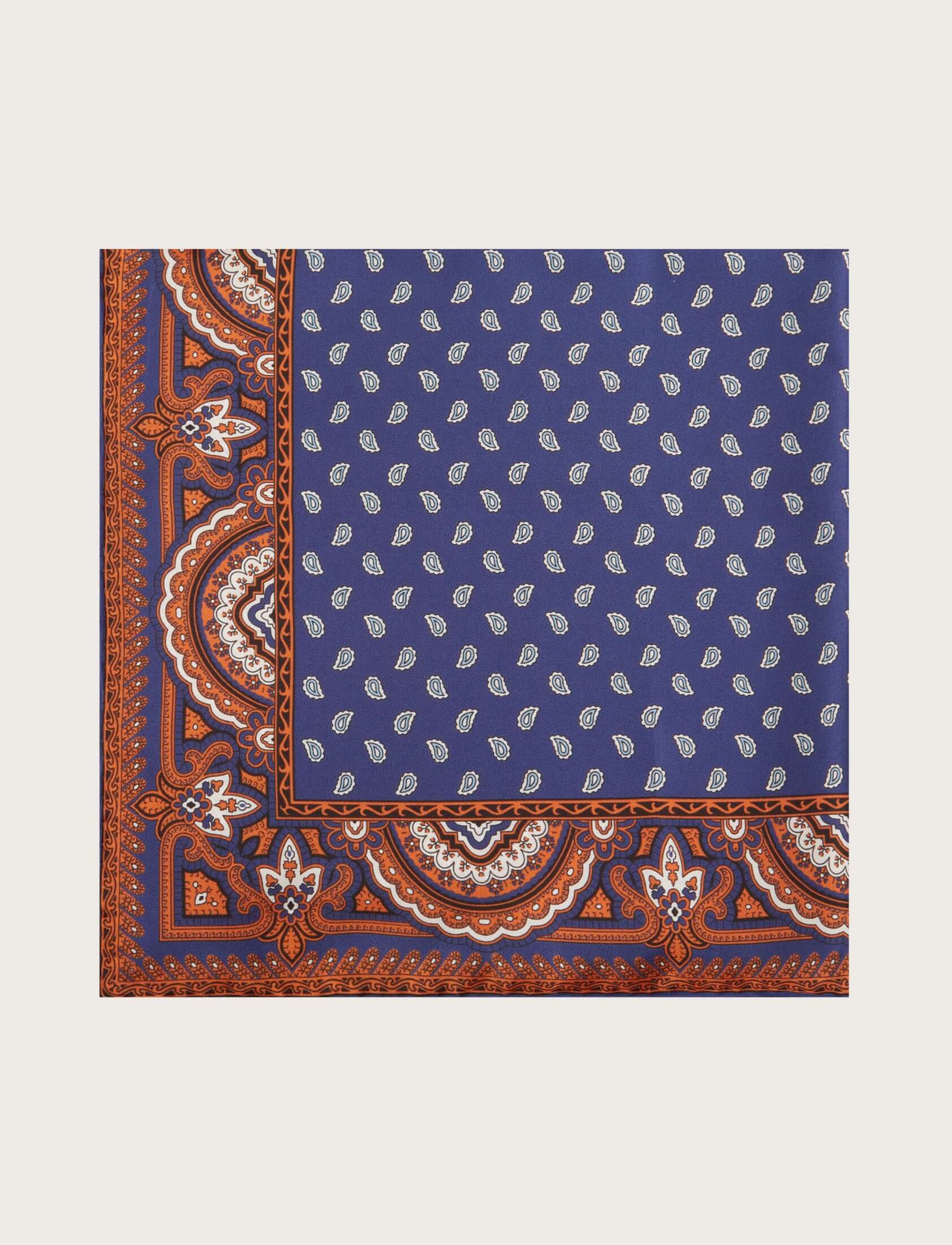 Foulard in seta paisley bluette e bordo decorativo arancio - Image 3