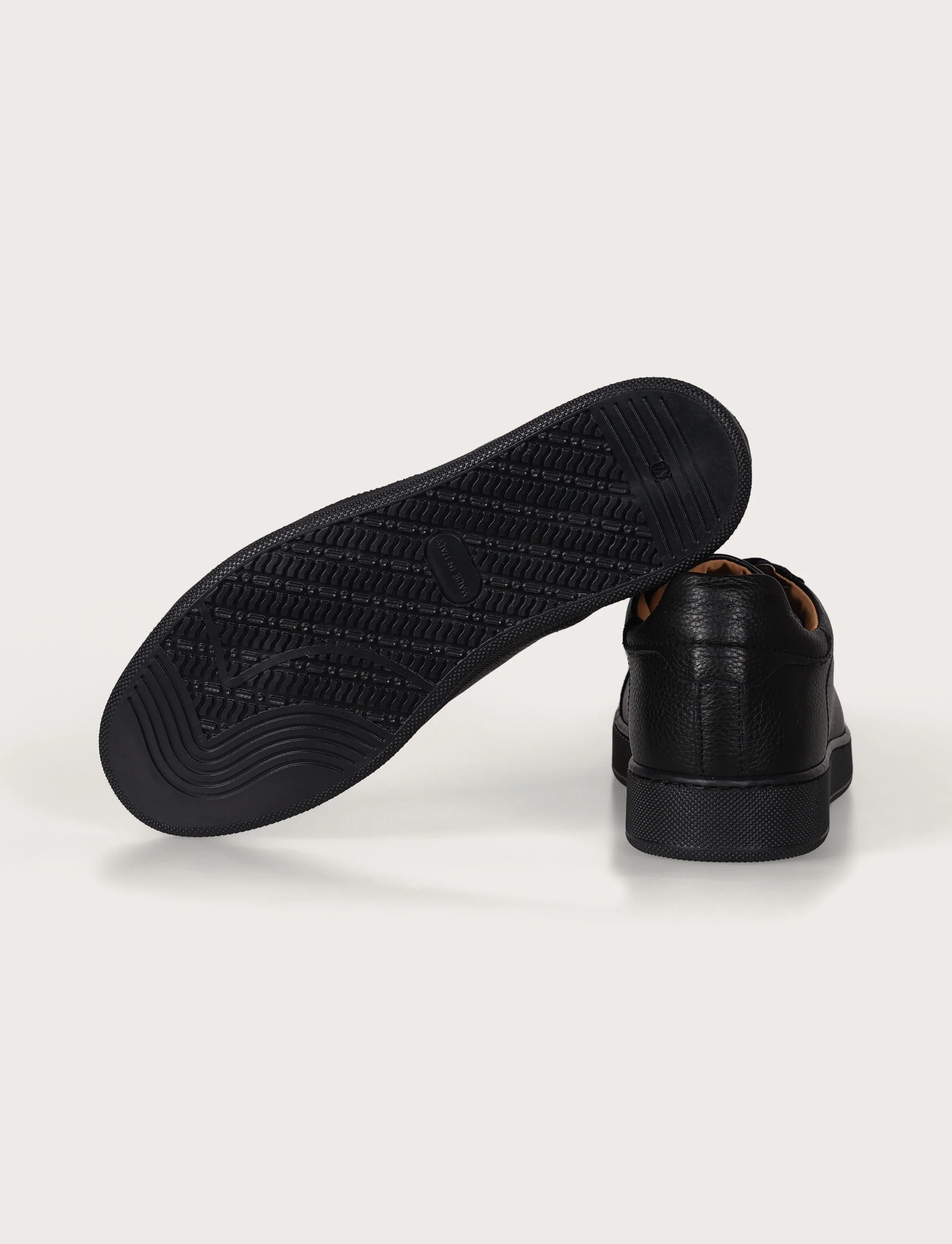 Sneakers in pelle bottalata con suola in gomma - Image 11