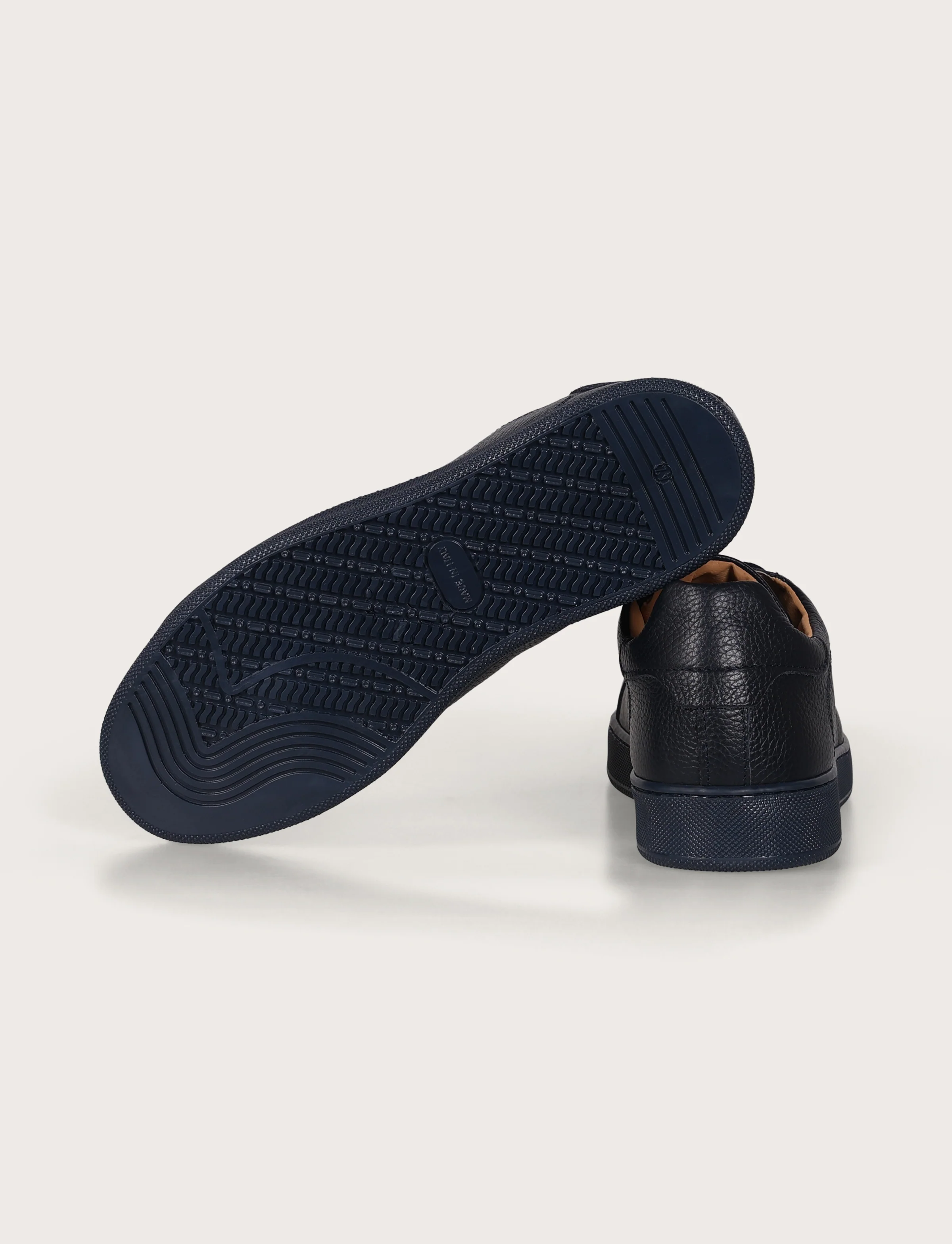 Sneakers in pelle bottalata con suola in gomma - Image 7