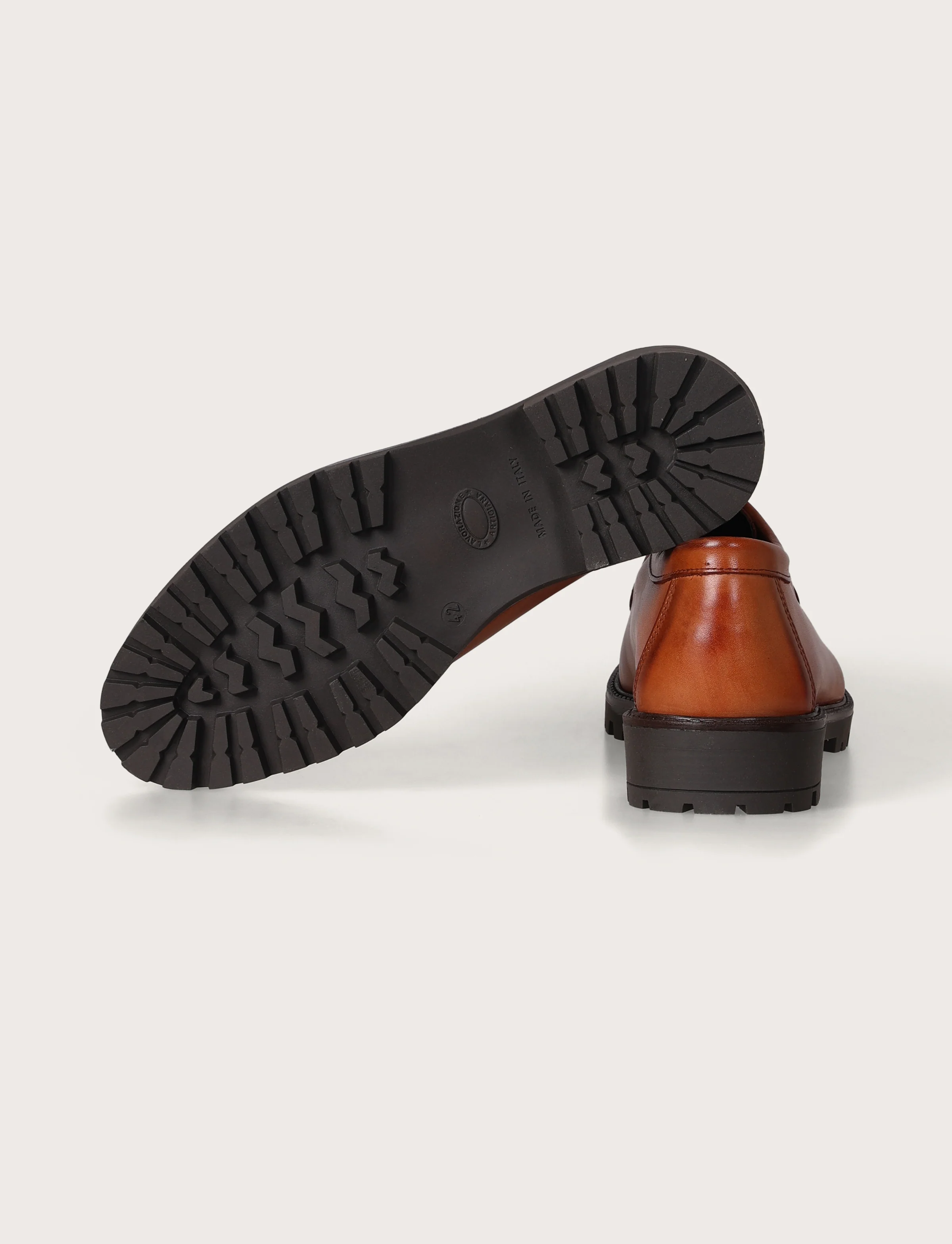 Scarpe stringate in pelle con suola carrarmato - Image 7